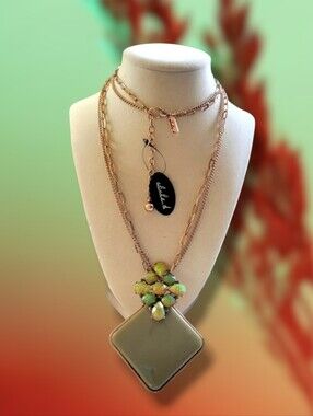 Alisha D | NWT Elegant Long Gold Tone Large Khaki Green Pendant Necklace